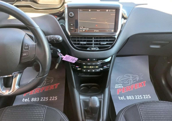 Peugeot 208 cena 37900 przebieg: 52000, rok produkcji 2017 z Łochów małe 232